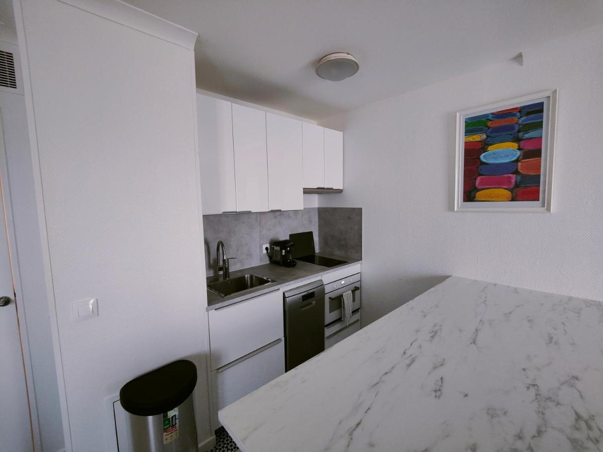 Ferienwohnung Incroyable T2 La Defense - Parking Gratuit Courbevoie Exterior foto