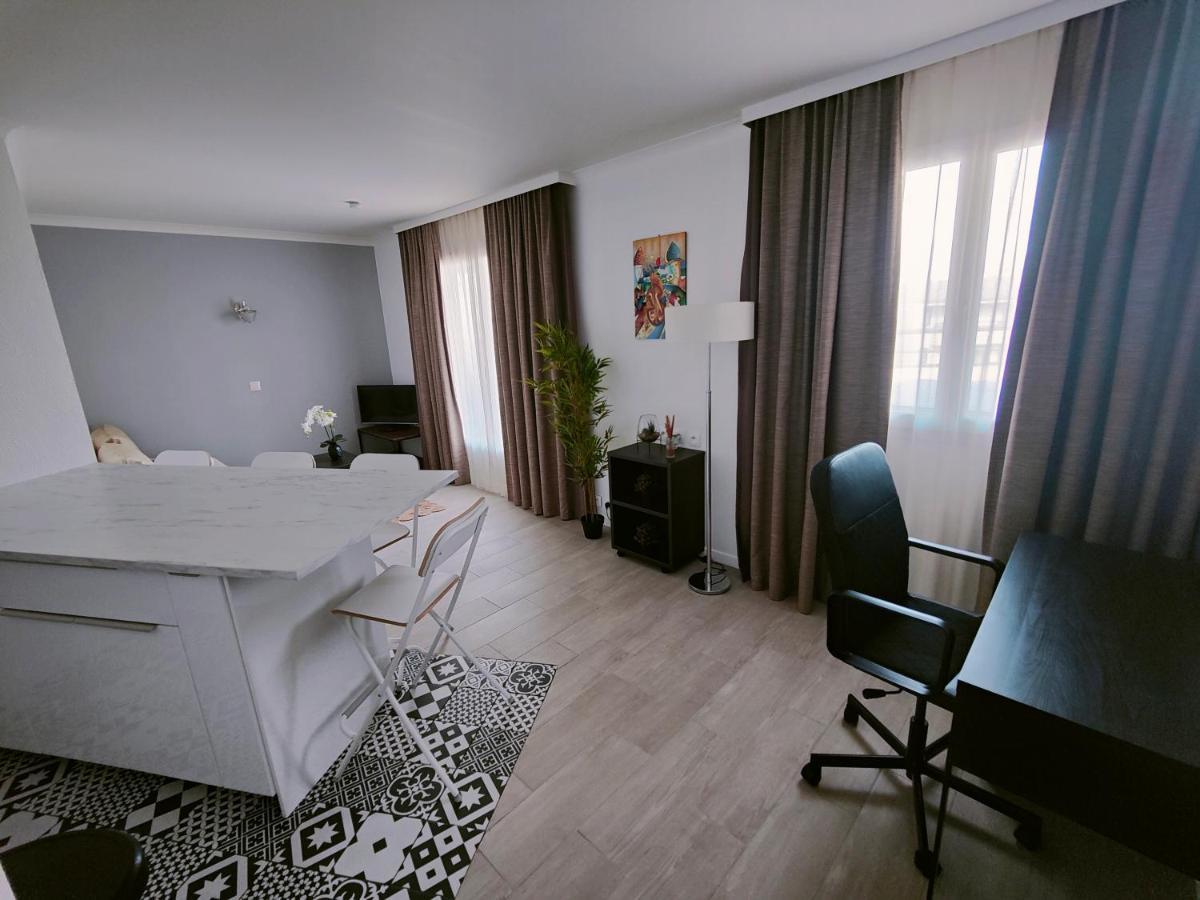 Ferienwohnung Incroyable T2 La Defense - Parking Gratuit Courbevoie Exterior foto