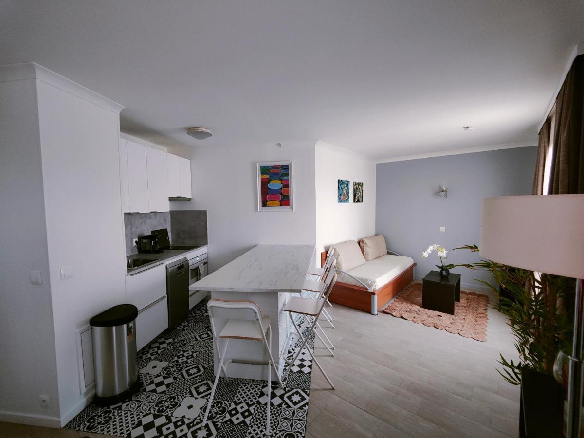 Ferienwohnung Incroyable T2 La Defense - Parking Gratuit Courbevoie Exterior foto