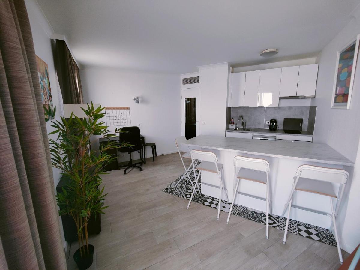 Ferienwohnung Incroyable T2 La Defense - Parking Gratuit Courbevoie Exterior foto